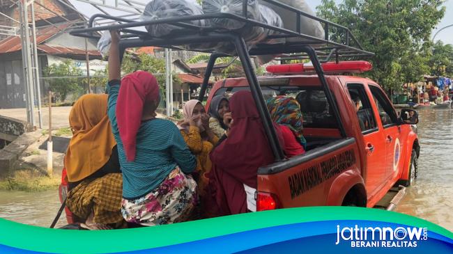 Sempat Surut Banjir Meluas Hingga Rendam 29 Desa Di Lamongan