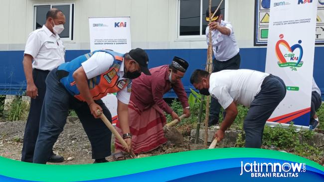 Sukseskan Bumn Hijaukan Indonesia Kai Daop Geber Green Stasiun