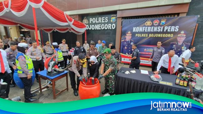 Ribuan Botol Miras Dan Ratusan Knalpot Brong Hasil Operasi Di