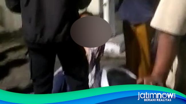 Diteriaki Maling Pemuda Yang Mengaku Asal Lamongan Babak Belur Dihajar