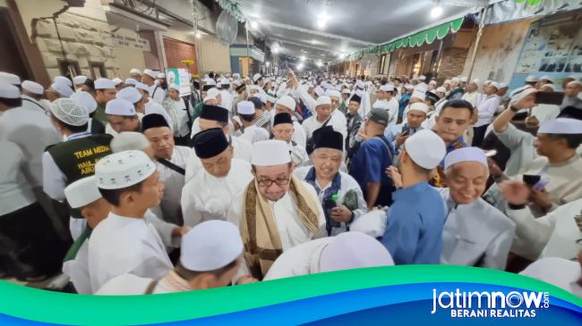 Presiden Pks Larut Dalam Lautan Manusia Dalam Haul Habib Abu Bakar Gresik