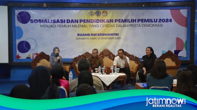 Sasar Milenial FIA Unitomo Gelar Sosialisasi Dan Pendidikan Pemilih