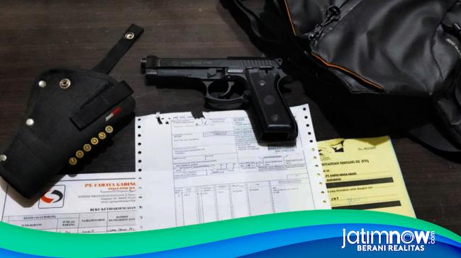 Petugas Bandara Juanda Gagalkan Penyelundupan Pistol Taurus