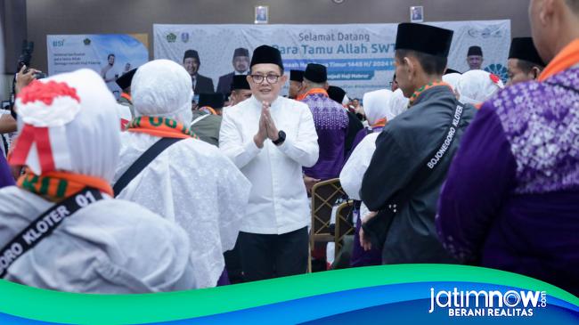 Pj Gubernur Jatim Lepas 366 Jamaah Haji Kloter Pertama Di Embarkasi