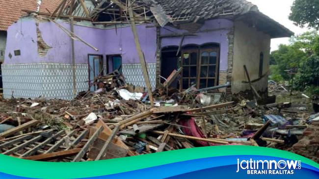 Cerita Warga Terjang Banjir Di Pasuruan Demi Selamatkan Keluarga