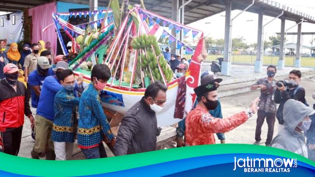 Nelayan Muncar Banyuwangi Kembali Gelar Tradisi Petik Laut