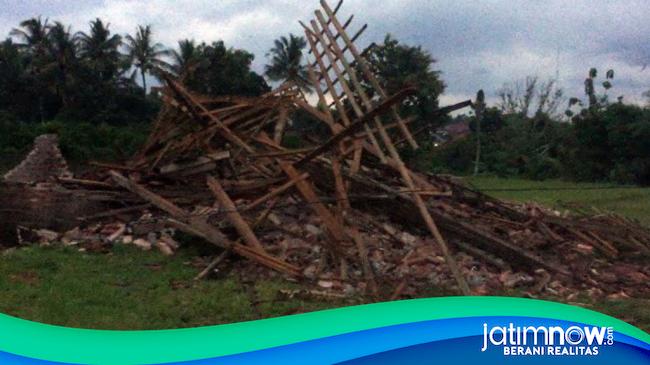 Puluhan Rumah Di Banyuwangi Rusak Diterjang Puting Beliung