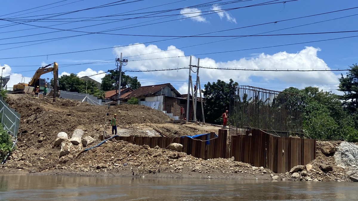 FOTO Progres Pembangunan Jembatan Bandar Ngalim Kediri