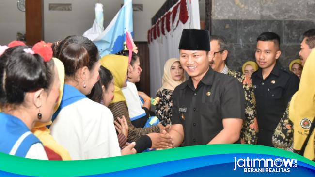 Meriahkan HUT Trenggalek ke-830, Bupati Mas Ipin Boyong Artis Ibukota: Gerakan Ekonomi Kerakyatan Bergema di Bumi Menak Sopal