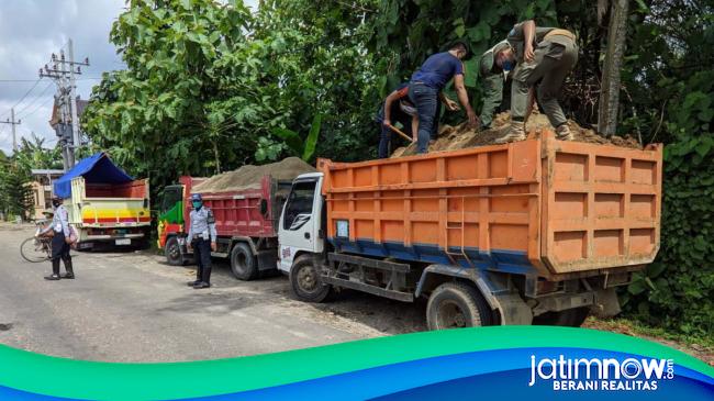 Kelebihan Muatan Truk Pengangkut Pasir Di Ponorogo Ditindak