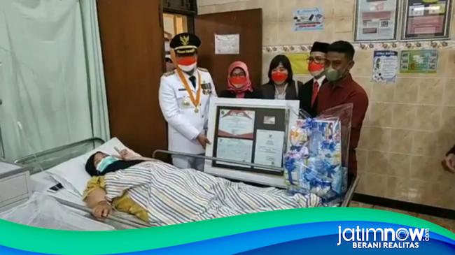 Pemkot Pasuruan Beri Hadiah Spesial Bayi Yang Lahir Bertepatan Hut Ri