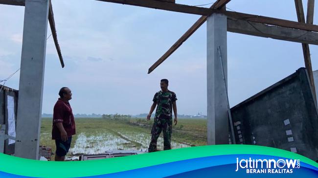 Ratusan Rumah Di Sidoarjo Rusak Akibat Angin Kencang