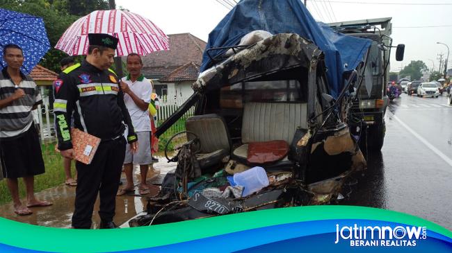 Laka Beruntun Di Jombang, Libatkan 4 Kendaraan