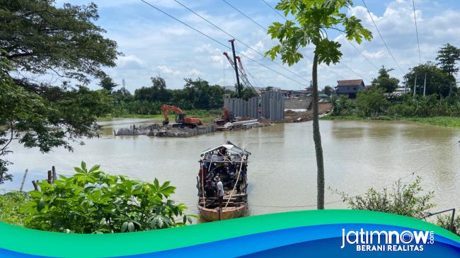 Melihat Progres Pembangunan Jembatan Jongbiru Kediri, Kapan Selesai?