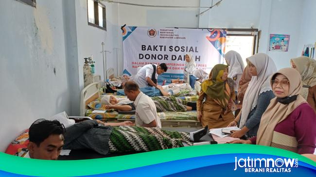 Pwi Lamongan Gelar Donor Darah Sambut Hpn 2024 3369