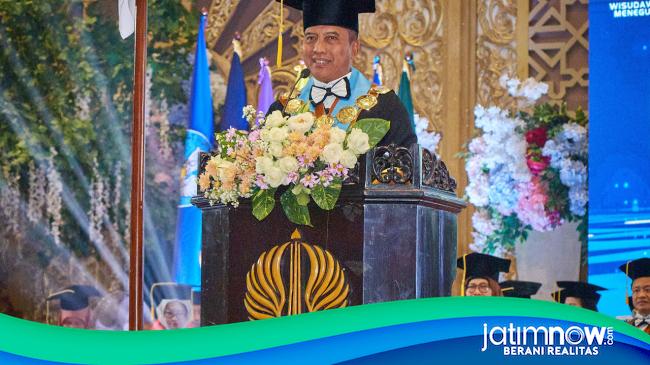 Keren, Alumni Unesa yang Berprestasi dan Berkontribusi Gratis Kuliah S2 dan S3