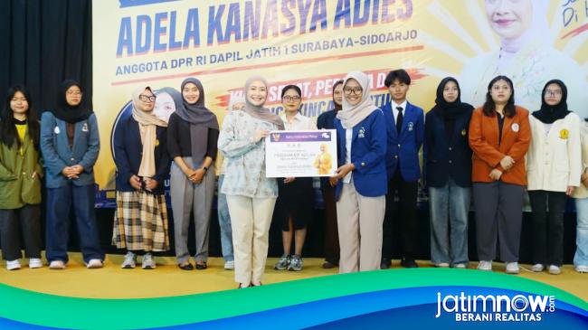Ratusan Mahasiswa Surabaya Terima Beasiswa KIP Kuliah dari DPR