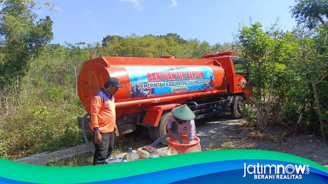 Kemarau Panjang, Ribuan Warga di Tulungagung Alami Krisis Air Bersih