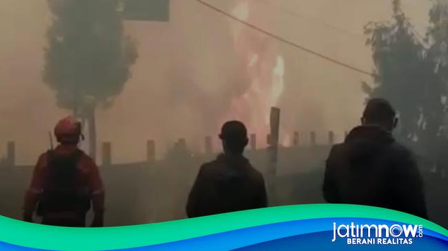 Bromo Ditutup Total Akibat Kebakaran, Tiket Wisatawan Bisa Refund
