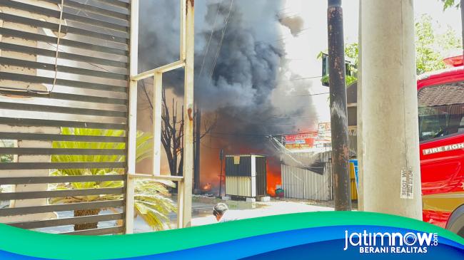 Dalam Sehari, Damkar Lamongan Tangani Empat Kebakaran