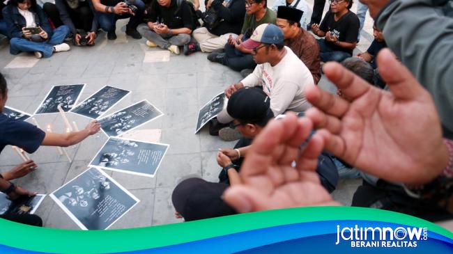 Pencarian 5 Jurnalis di Selat Sunda, PFI Surabaya Gelar Doa