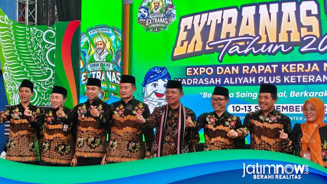 Ratusan Sekolah MA Unjuk Gigi di Extranas ke-8 Lamongan