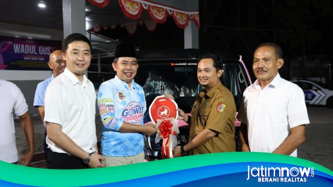 Bupati Jember Terima Bantuan Ambulans Homecare Dari Perusahaan Swasta
