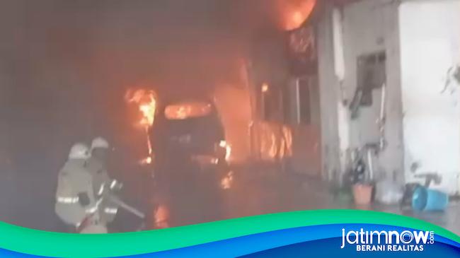 Kronologi Kebakaran Bengkel Body Repair di Surabaya, Lima Mobil Hangus