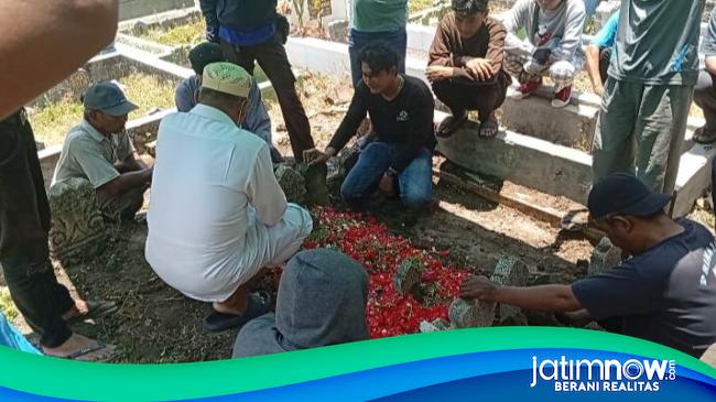 Jenazah Triyono Sopir Truk Korban KM Virgo Transport 8 Dimakamkan di Surabaya