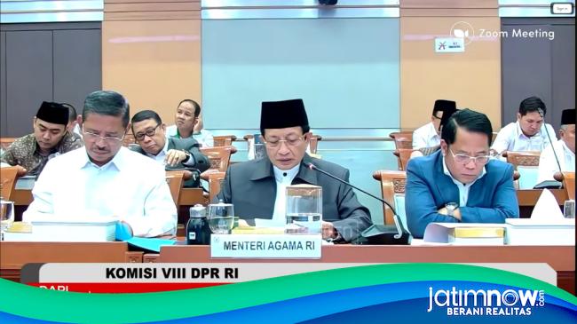 Menteri Agama Berjanji Tuntaskan Polemik di UINSA Surabaya Dalam Tiga Hari
