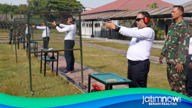 Perwira Brigif 2 Marinir Ditempa lewat Latihan Menembak Pistol
