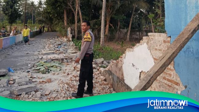 Tembok Ponpes di Wuluhan Jember Roboh Timpa Pemotor hingga Tewas