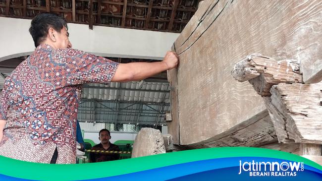 Pembersihan Bekas Vandalisme Kereta Antik Bupati Kediri Pertama Hampir Selesai