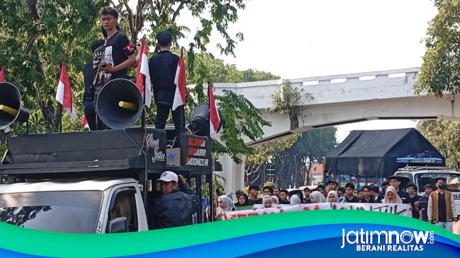 AMPB Geruduk Pemprov Jatim, Tuntut Persoalan Bawean Segera Ditangani