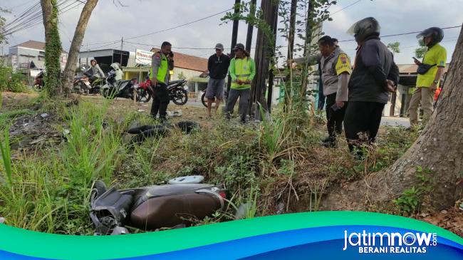 Pemuda di Tulungagung Tewas Usai Motornya Tabrak Tiang Kabel Fiber Optik