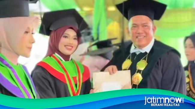 Wisuda 1.166 Mahasiswa, Unisla Lamongan Gaungkan Semangat Pengabdian