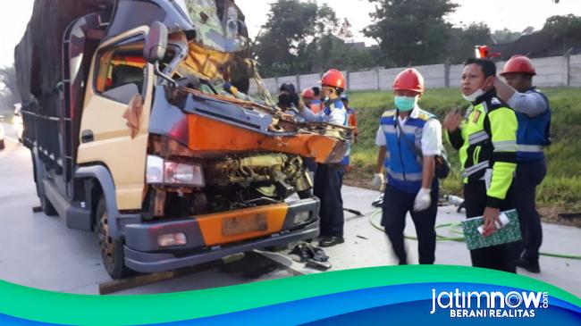 2 Truk Kecelakaan Di Tol Ngawi, Seorang Kernet Asal Jawa Tengah Tewas