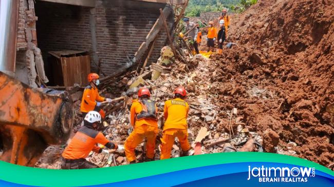 Longsor Di Nganjuk 18 Orang Ditemukan Tewas 2 Selamat Dan 1 Dicari 6565