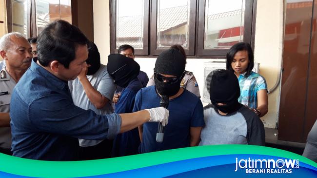 Satu Pelaku Pesta Seks Tukar Pasangan Sedang Hamil 8 Bulan