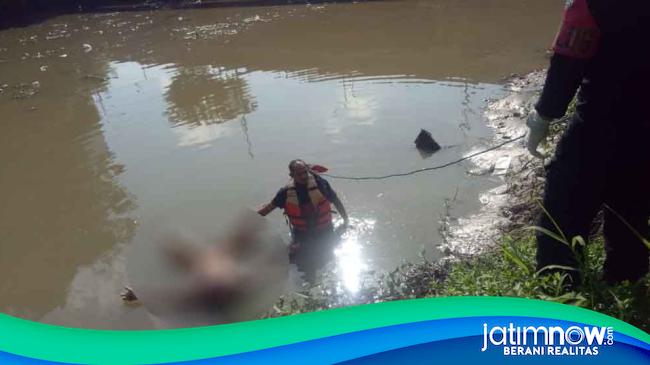 Mayat Pria Telanjang Ditemukan Mengapung Di Kali Jagir Surabaya 3384