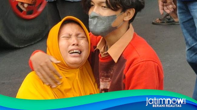 Pelajar SMA Luka Berat Kecelakaan Di Surabaya, Ibu Histeris Lalu Pingsan