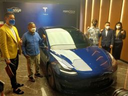 Grand opening Perfection Auto Gallery, agen tunggal mobil Tesla di Surabaya (Foto: Farizal Tito/jatimnow.com)