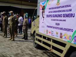 Pemberangkatan bantuan dan relawan dari Pemkot Mojokerto ke Lumajang (Foto: Dinas Kominfo Kota Mojokerto/jatimnow.com)
