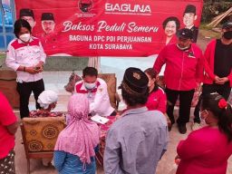 Baguna DPC PDI Perjuangan Kota Surabaya menggelar aksi sosial untuk para pengungsi korban erupsi Gunung Semeru. (Foto: Dok, PDI Perjuangan Surabaya)