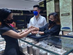 Diamond Kelas Dunia Kini Hadir di Mondial Butik Surabaya