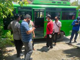 Calo bus di Madiun meninggal saat mengantarkan penumpang. (Foto: Polsek Mejayan/jatimnow.com)