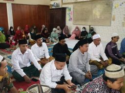 Alumni Ponpes Nurul Jadid di Bangkalan Istigasah untuk Korban Semeru Erupsi