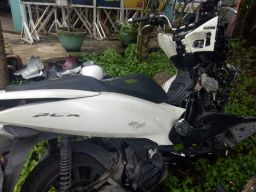 Tabrakan dengan Truk Tronton di Pasuruan, Biker Honda PCX Tewas