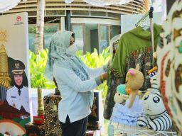 Wali Kota Mojokerto Ika Puspitasari (Ning Ita) memperkenalkan kekayaan budaya Majapahit dalam event Apeksi Outlook yang digelar di Denpasar, Bali (Foto-foto: Dinas Kominfo Kota Mojokerto)