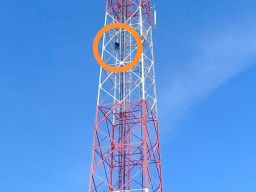 Gagal Bertemu Pacar, Pemuda di Probolinggo Panjat Tower Setinggi 70 Meter